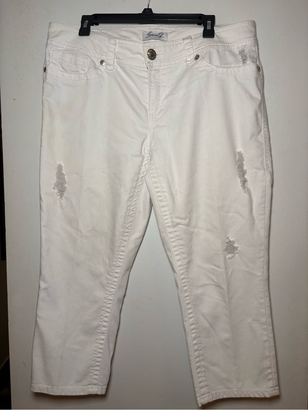 Seven7 White Distressed Cropped Jeans